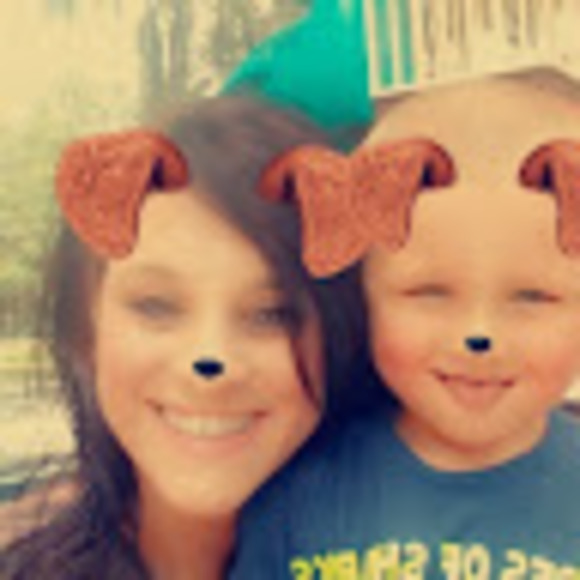 Meet your Posher, Aubrey - Picture 1 of 1